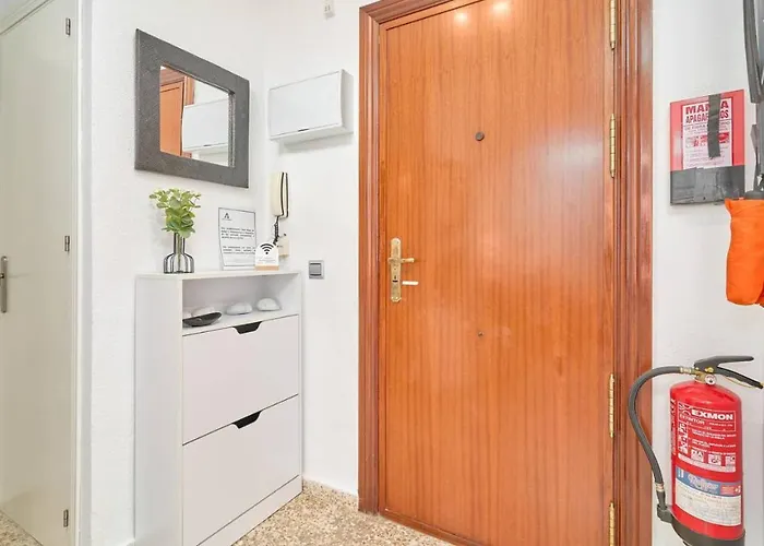 Piso Luminoso A Un Paso Del Mar En * נרחה