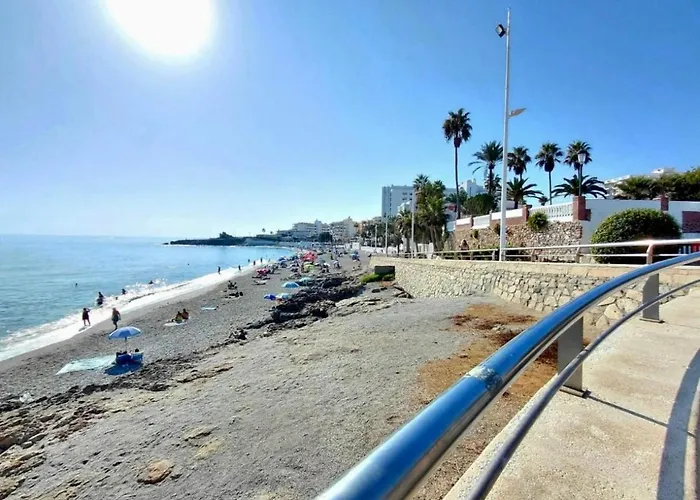 Piso Luminoso A Un Paso Del Mar En Apartamento